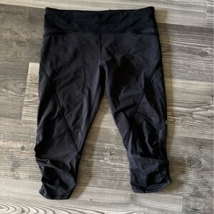 Women's 8 Lululemon athletica black cropped pants